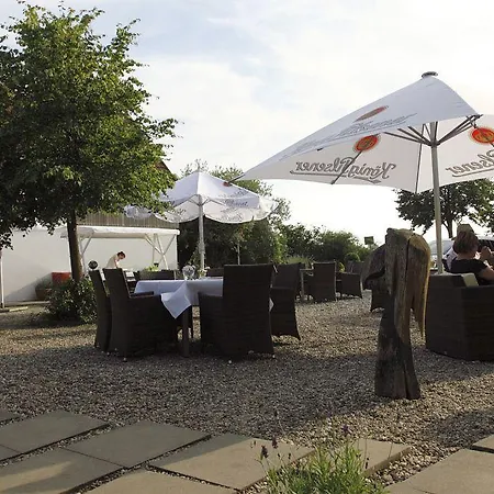 מלון Prigge - Akademie Talaue 3*